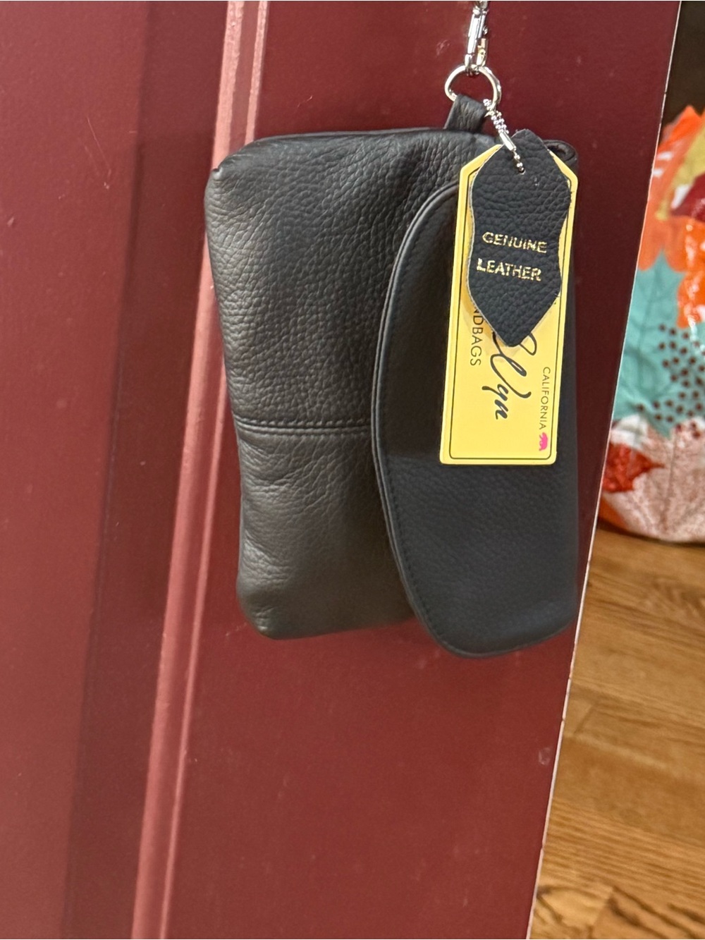 Cal-Wyn Black Genuine Leather Convertible Crossbody Wristlet Bag NWT - Picture 2 of 10